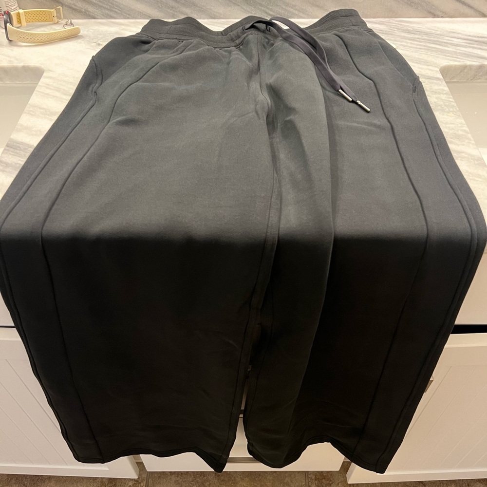 Lululemon Mid-Rise Wide Leg Scuba Pant in Black, Size M, NWT!! - Picture 7 of 11